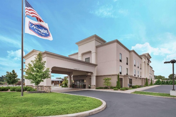 Hampton Inn Brockport image 1