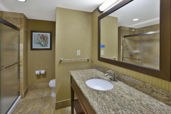 Hampton Inn Brockport image 12