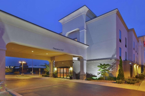 Hampton Inn Brockport image 4