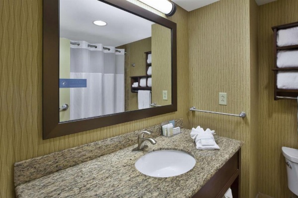Hampton Inn Brockport image 8