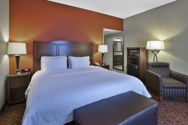 Hampton Inn Brockport image 9